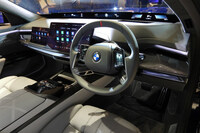 BMWが最上級セダン「7シリーズ」のマイナーチェンジモデルを発表の画像