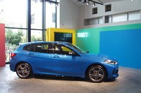 新型「1シリーズ」のサイドビュー。FF化によってボンネットが短くなったりフロントオーバーハングが長くなったりしている。