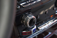 空調は風量や温度などを細かに調整可能。前席はもちろん、後席にも左右それぞれに各種調整機能が備わっている。