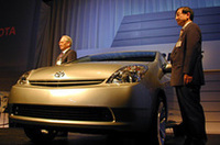 トヨタ、次期「プリウス」をアメリカで披露
