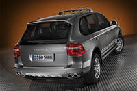 「ポルシェ・カイエン」にラリーカーテイストの特別仕様車の画像