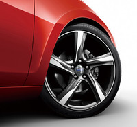 「ボルボS60」にスポーティーな特別限定車の画像