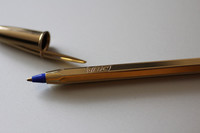 イタリアで2011年に手に入れた「Bic Orange」特別仕様のゴールドボディー。シルバーもあった。