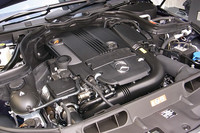 「C180」と「C250」には、1.8リッター直4 直噴ターボエンジンが搭載される。チューニングの違いにより出力は48psの開きがある。