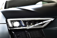 ヘッドライトはレーザーハイビーム付きLED。