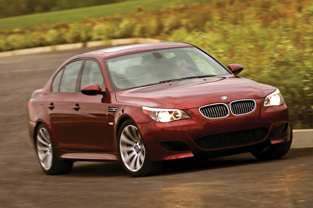 2004年に、5代目「5シリーズ」の高性能モデルとして登場した、4代目「M5」。