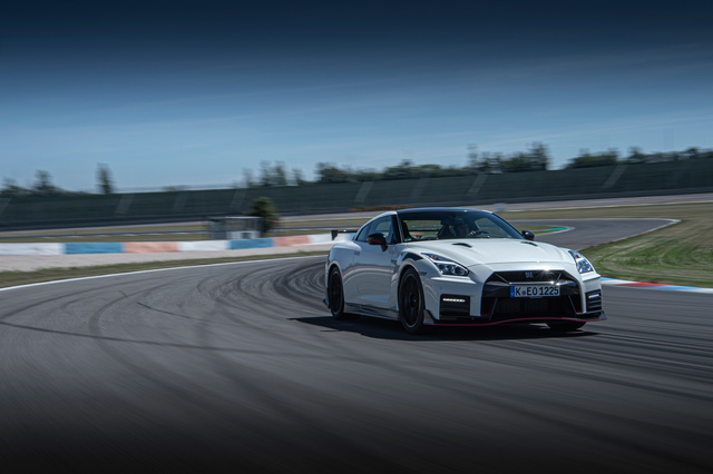 日産GT-R NISMO（4WD/6AT）【海外試乗記】 日本車の金字塔 - webCG