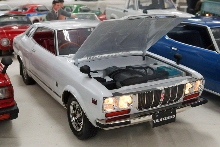 1/20キットの中でも珍しい、グンゼの「ダットサン・ブルーバード ハードトップ2000G6-E・L」。型式名810こと5代目ブルーバードの、直6のL20Eを積んだトップグレードだが、よくぞキット化してくれましたという感じ。プロモデラー坂中善之氏の作品。