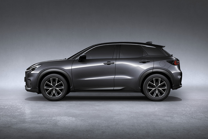 レクサスLBXプロトタイプ（ボディーカラー：ソニッククロム×ブラック）