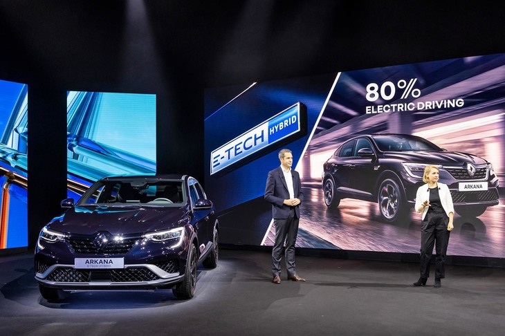 ルノー初のクーペSUV「アルカナ」には、マイルドハイブリッドモデルとフルハイブリッドモデルがラインナップされている。