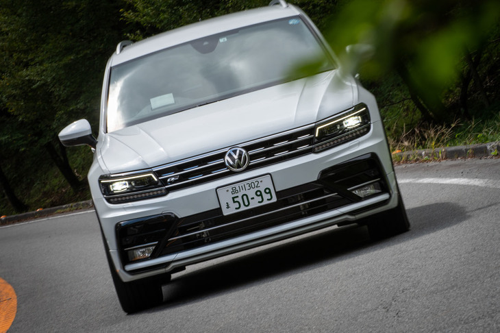 「TDIハイライン」以上のグレードには、LEDヘッドランプが標準装備となる。