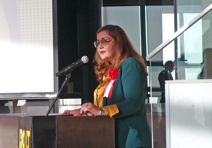 共同創業者のサラ・ヘインズ氏。このビジネスには、渋滞緩和や環境配慮型の乗り物の提供、駐車場不足の解消、（都市部への乗り入れによる）経済活性化など、さまざまなメリットがあると強調する。