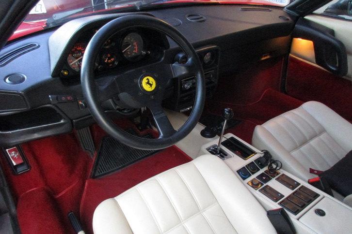 内装はまるで新品のように美しい。