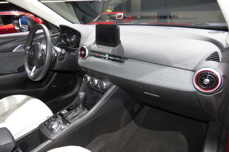 マツダCX-3（インストゥルメントパネル）