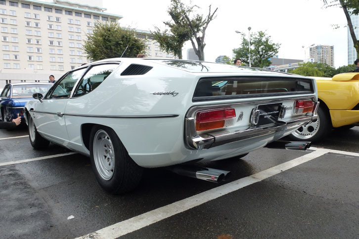 「エスパーダ」のリアビュー。