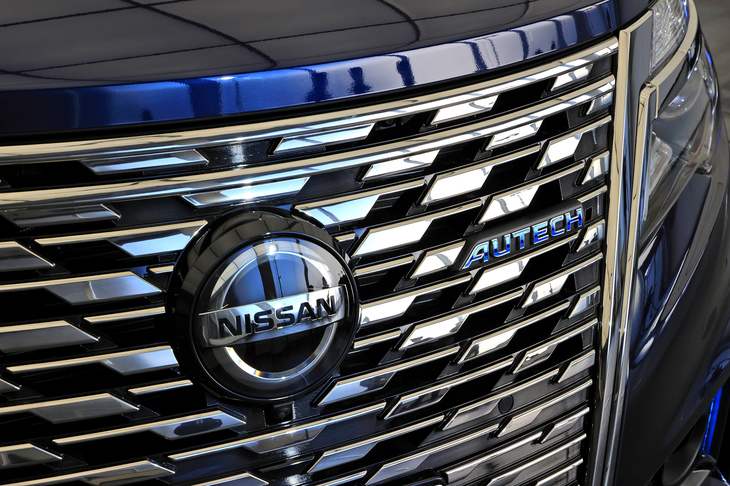 日産エルグランドAUTECH（フロントグリル）