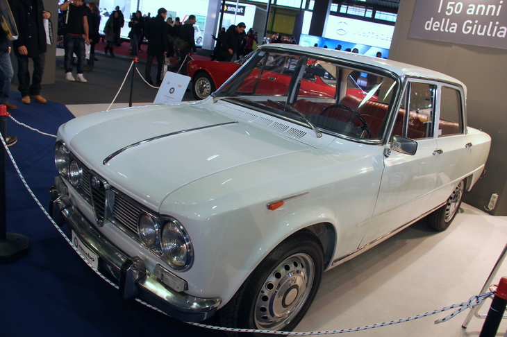2012年のボローニャショーにおける「『アルファ・ロメオ・ジュリア』50周年記念展」で。