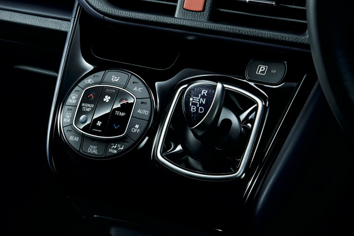 センタークラスターパネル（ピアノブラック）