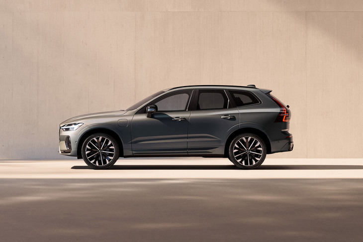 ボルボXC60ウルトラT6 AWDプラグインハイブリッド