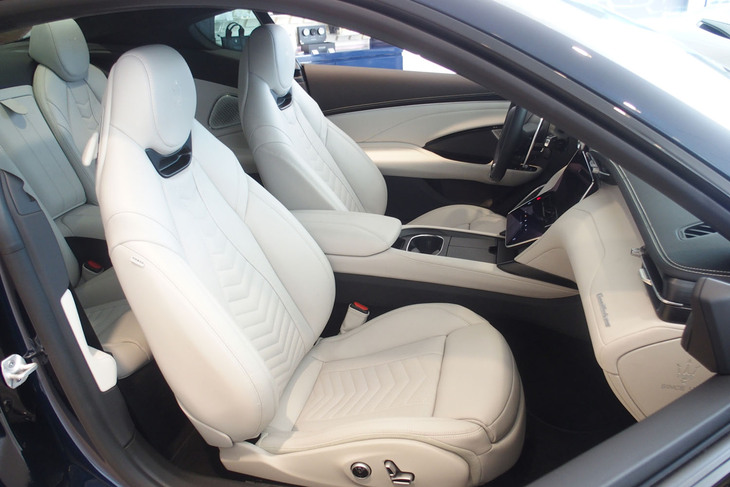 マセラティ・グラントゥーリズモ トロフェオ（インテリア）