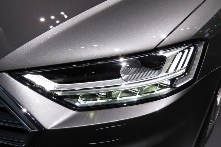 アウディA8 L（ヘッドランプ）