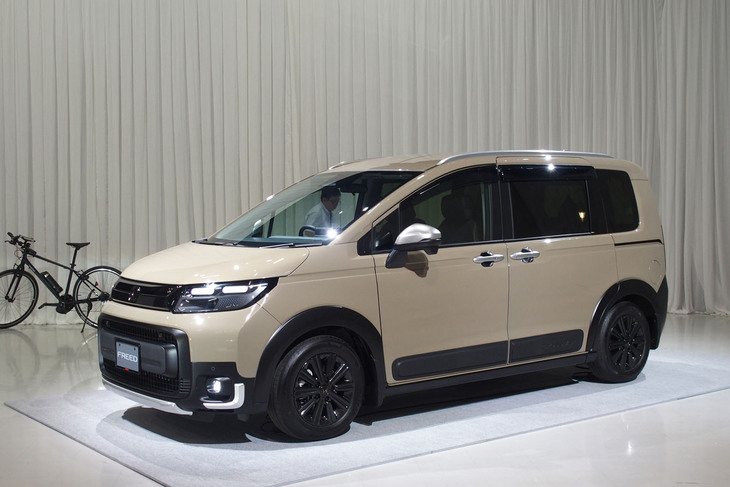 ホンダ・フリード クロスター（用品装着車）