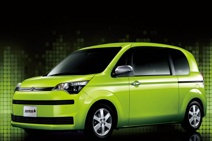 「トヨタ・スペイド」。「ポルテ」ともども、両側スライドドアの「タンク／ルーミー」のヒットによって影が薄くなってしまった。