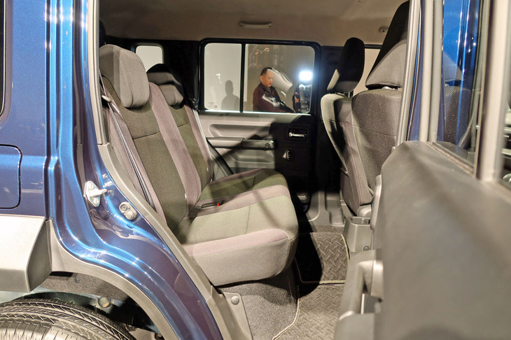 スズキ・ジムニー ノマド（リアシート）