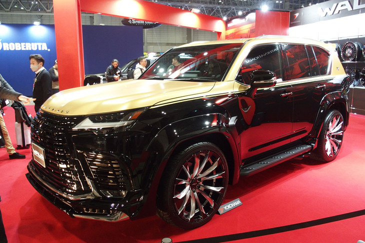 レクサスLX600（WALD）