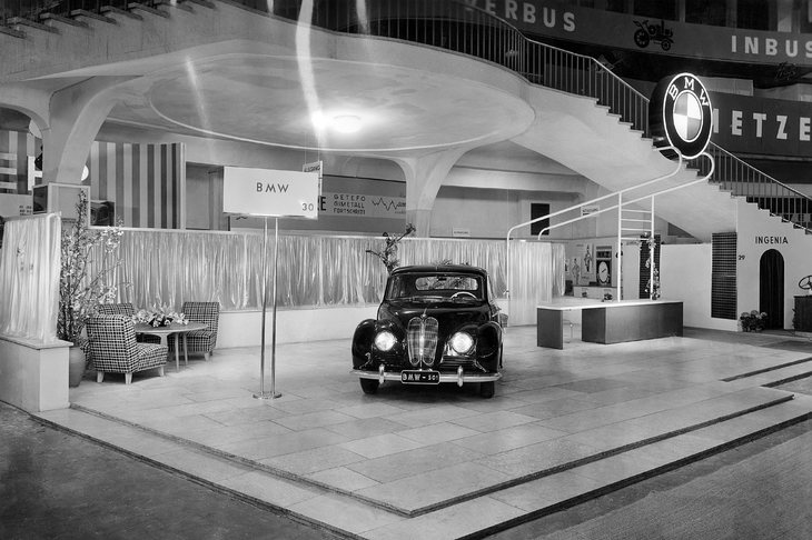 1951年のフランクフルトモーターショーで発表された「501」。堂々としたボディーサイズの大型高級車だったが、成功には至らなかった。