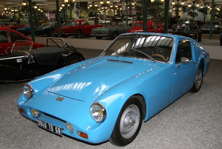 1960年「ヴィレット・クーペ」。これも構想だけに終わったスペシャリストによる挑戦の証し。プジョーの1.5リッターを搭載する。