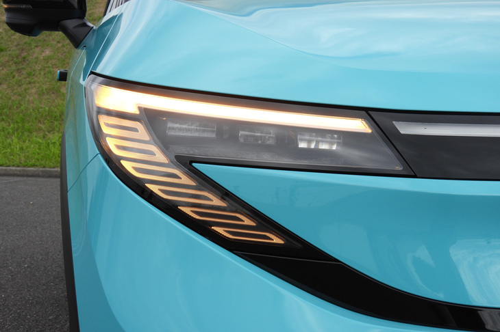 日産リーフB7 G（ヘッドランプ＆ウインカー）