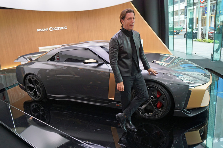 車両デザインについて解説した、日産のグローバルデザインを担当するアルフォンソ・アルバイサ専務執行役員。