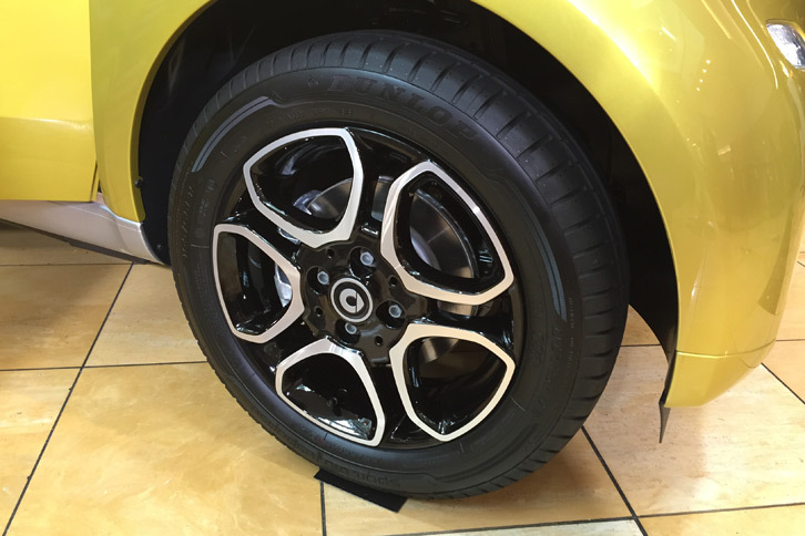 フォーツーカブリオ ターボ リミテッド（フロントホイール）