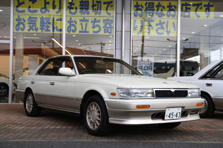 1991年「ローレル2000ツインカム24Vターボ メダリスト」。同年実施のマイナーチェンジ以降の後期型だが、オーナーの好みで前期型風に仕立ててあるという6代目（C33）。