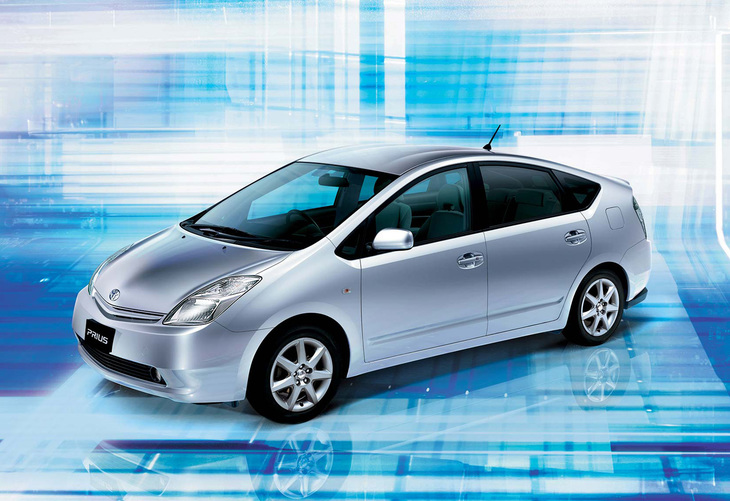 2003年に登場した2代目「トヨタ・プリウス」。アカデミー賞授賞式が行われる劇場のレッドカーペット前にディカプリオが乗りつけて話題となった。
