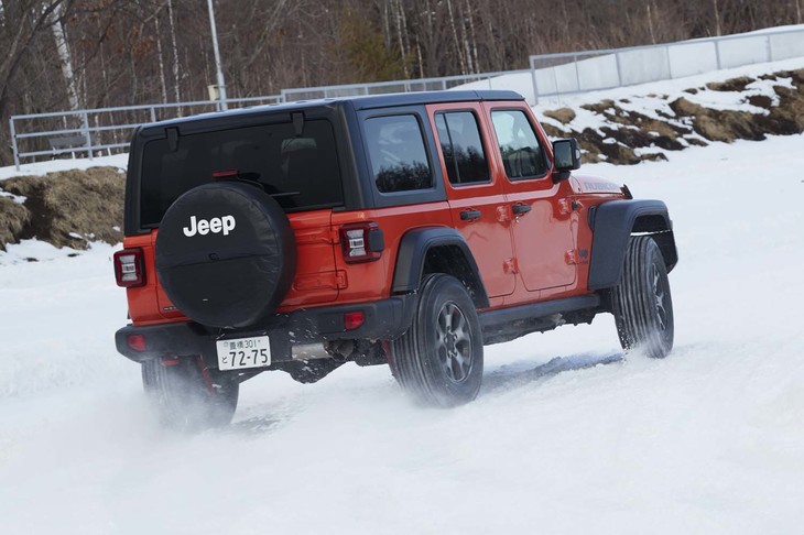 11年ぶりにフルモデルチェンジした、ジープの本格オフローダー「ラングラー」。今回は、4ドアモデル「ラングラー アンリミテッド」のうち最も悪路走破性に優れる「ルビコン」に雪道で試乗した。