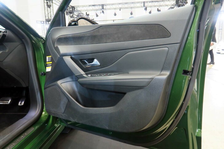 プジョー308 GT BlueHDi