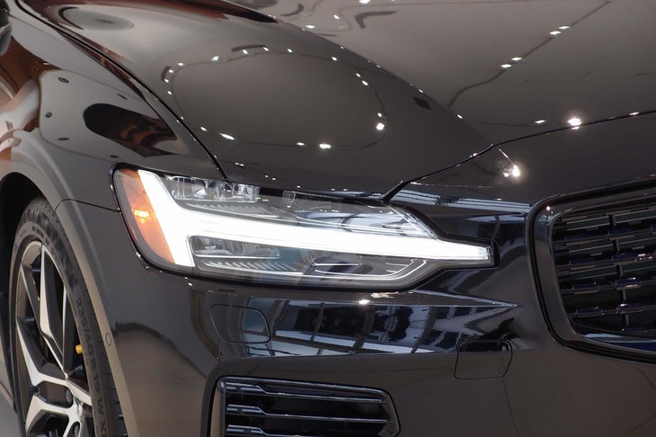 ボルボS60 T8ポールスターエンジニアード（ヘッドランプ）