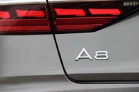「A8」の最新型は、1994年に誕生した同名のファーストモデルから数えて4世代目、前身となる「アウディV8」を含めると5世代目にあたる。