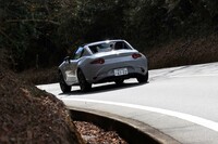 ライバル不在の状況にありながら、さらに魅力に磨きをかけてきた「ロードスター」。自動車を取り巻く環境が厳しさを増す世相を思えば、次期型はあるのか、今のようなピュアな姿を保てるのかは、わからない。欲しい人はこれを買っておいて損はないだろう。