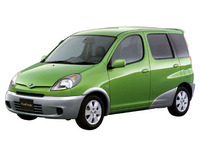 初代「ヴィッツ」のコンポーネントを使って開発されたハイトワゴンの「ファンカーゴ」。積載性の高さに加え、楽し気な雰囲気も大きな魅力だった。