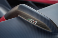 「ALA」とは「ウラカン ペルフォルマンテ」で初めて採用された可変空力デバイスで、ダウンフォースの強化とドラッグの低減を同時に実現するために開発されたものだ。