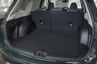 荷室容量はVDA計測で520リッター。汚れに強く、各所にユーティリティーフックやアクセサリー電源を備えるなど、機能性も高い。