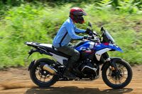 排気量1300ccのビッグバイクでありながら、オフロードを駆けるのが存外に楽しかった「R1300GS」。先代モデル「R1250GS」比でー12kgという軽量化も、それに効いているのかもしれない。