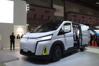 トヨタ車体の「グローバルハイエースBEV」はコンセプトモデルとされているが、全体の雰囲気はグローバルハイエースそのものだ。