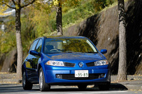 ルノー・メガーヌ2.0 グラスルーフ（FF/4AT）【試乗記】