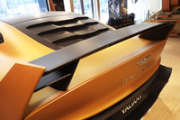 F1ドライバーの理想を実現！ アストンマーティンが限定モデル「ヴァリアント」を日本初公開の画像