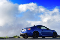 2015年6月30日に発売された「BRZ tS」。販売台数は300台限定で、受注期間は同年10月12日までとなっている。
    