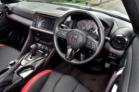 「トラックエディション」の室内は「ブラックエディション」に極めて近い。